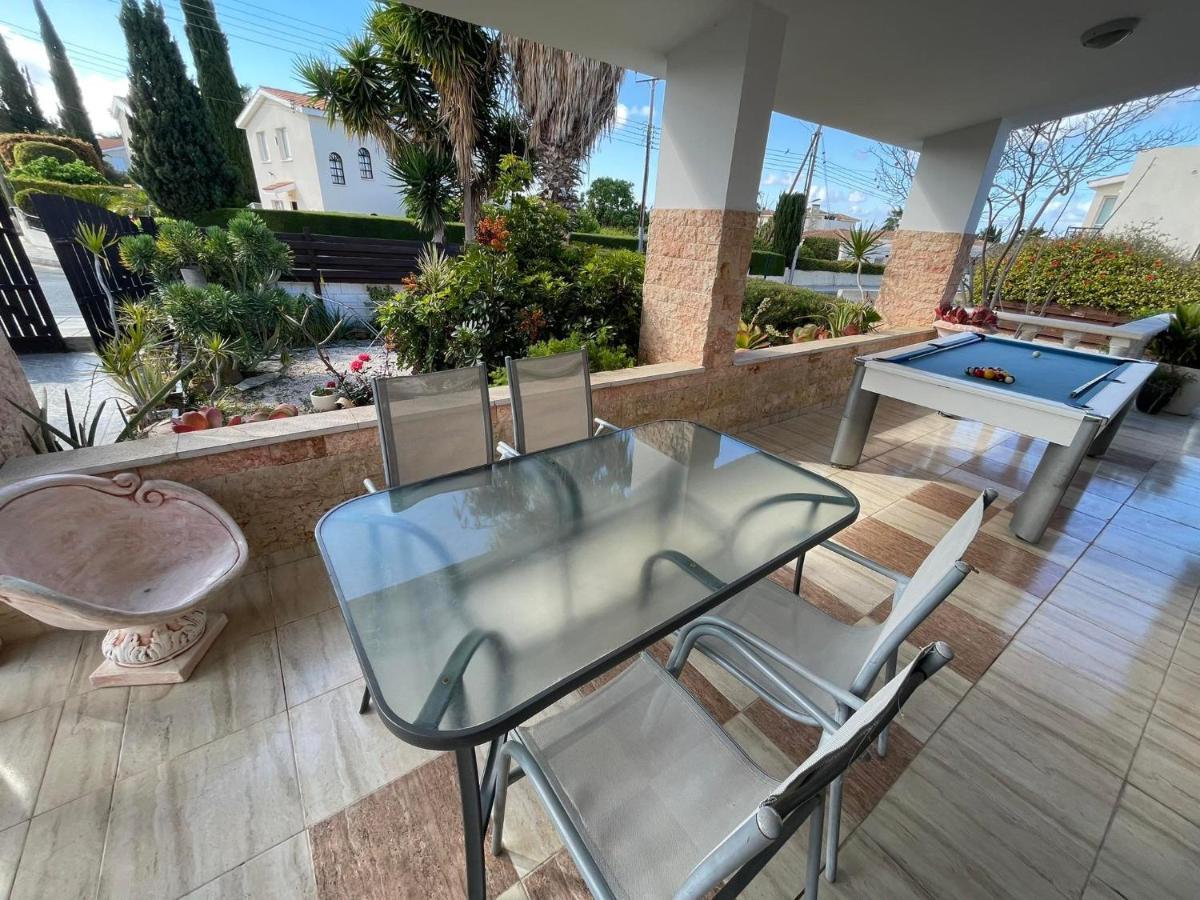 Villa Ocean Stones 1Km From Main Coral Bay Beach Peyia Exterior foto